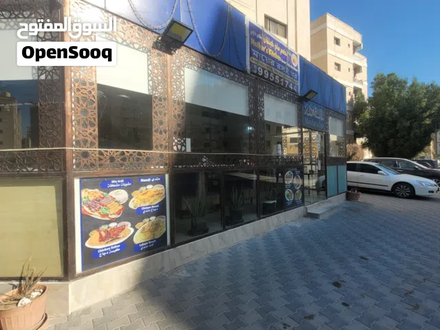 للبيع مطعم هندي في منطقة المهبوله عند شارع المطعم