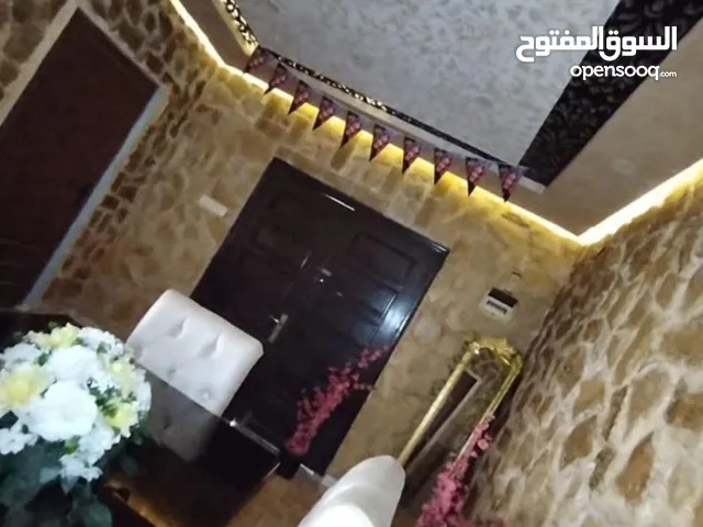 520 m2 4 Bedrooms Townhouse for Sale in Zarqa Shomer