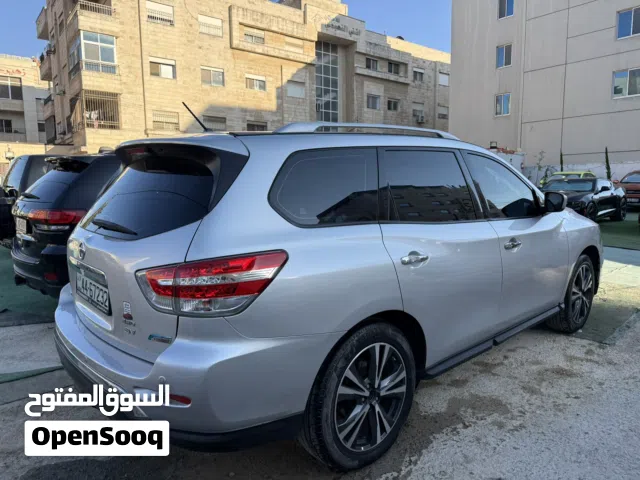 2018 Nissan Pathfinder Standard