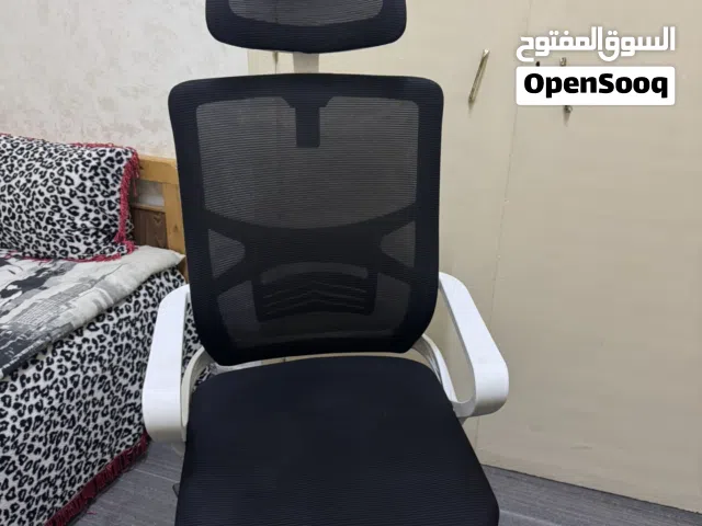 كرسي مكتبي للبيع استعمال خفيف مريح جدا