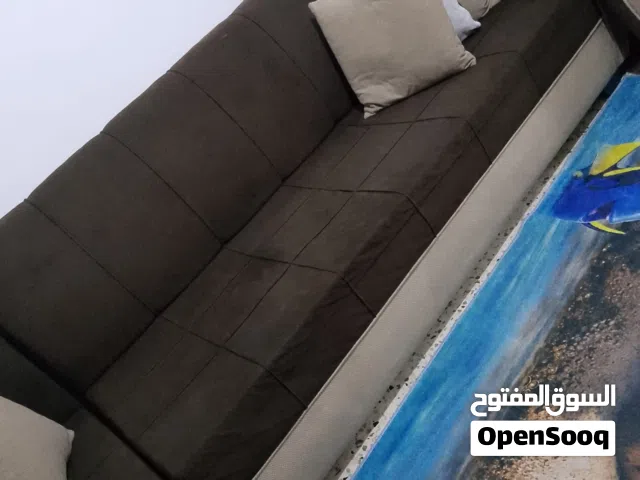 كنب للبيع من قله الوسع بدي ابيعه  رحلت والبيت صغير وماله وسع