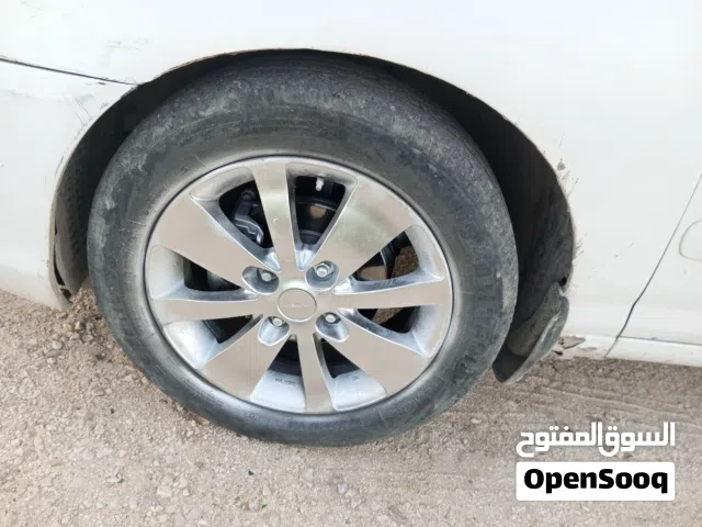 جند للبيع او قابل للبدل على جنط 15 او 16 فقط السياره موجوده بالمفرق