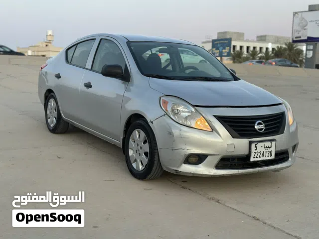2013 نيسان فيرسا SR