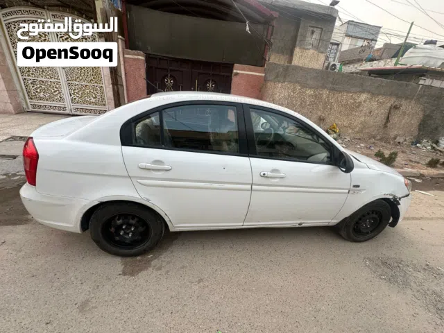 2011 هيونداي اكسنت Standard