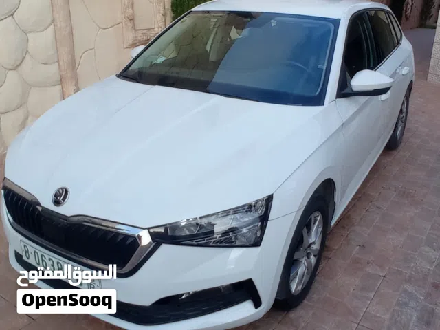 2022, سكودا, سكالا, Essence