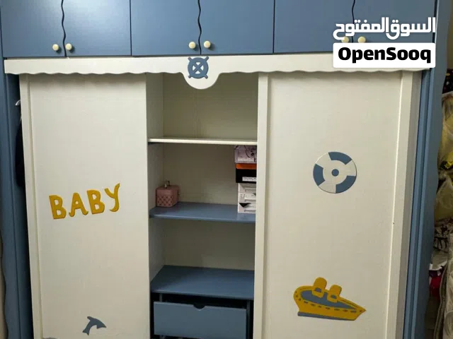 دولاب ملابس كبير