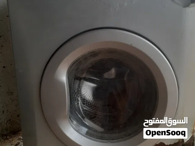 غسالة للبيع هيكل تاعب، حسب كلام صاحبهااا شغالة (7)كيلو نوع بيكو ووو.