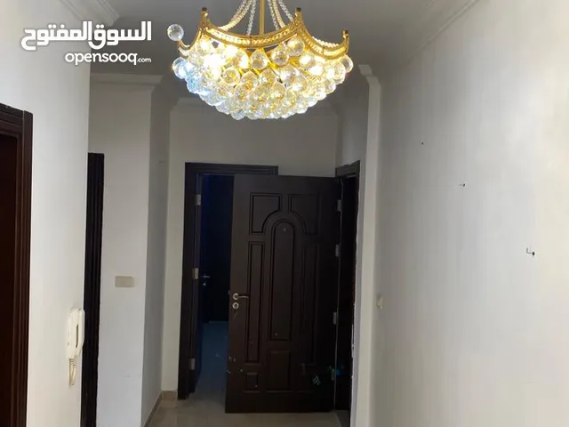 25435 للبيع فقط شقة في الدوار السابع ش عبدالله غوشة ط اول 3 غرف 1ماستر 3حمامات