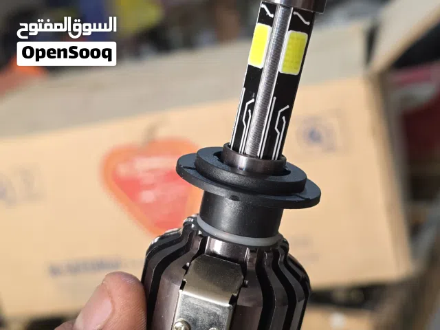 زنون لون ثلجي نوعيه ال H7 ابو خطين نوعيه جدا ممتازه السعر بيه مجال للشرايه