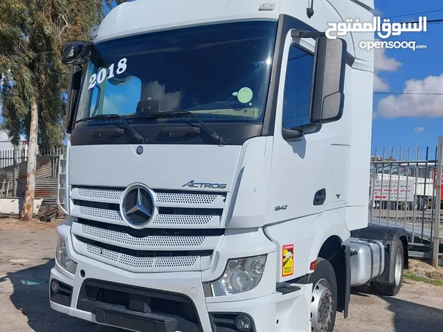 Tractor Unit Mercedes Benz 2018 in Zarqa