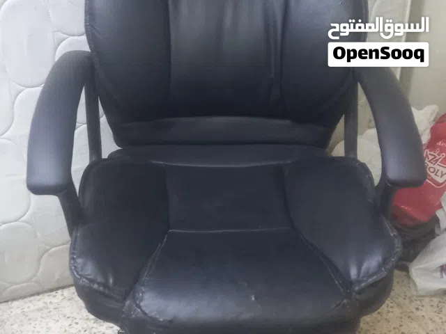 كراسي مكتب مستعمل بحاله جيده جدا شبه جديد