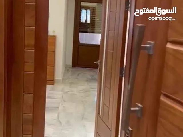 140 m2 4 Bedrooms Apartments for Rent in Tripoli Souq Al-Juma'a