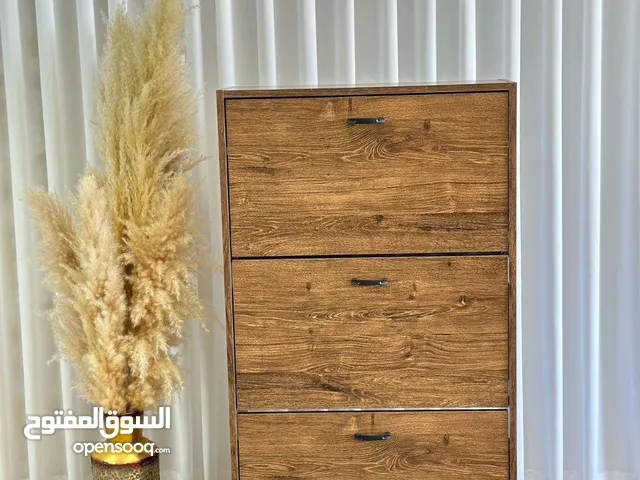 خزانة احذية قلاب من 3دفتين مع رفوف مصنوعه من خشب mdf جوده ممتازه وتقيله 115 الارتفاع / 65 العرض /