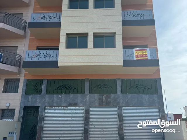 للبيع منزل مستقل ومحلات التجارية