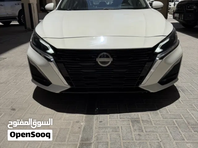2023 نيسان التيما S