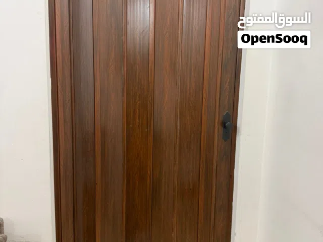 تركيب أبواب اكرديون بجميع المقاسات والألوان وتفصيل استاندات الملابس وغرف تبديل الملابس بالمنازل والم