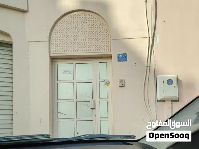 300 m2 5 Bedrooms Townhouse for Rent in Northern Governorate Madinat Hamad