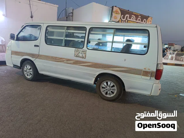 2013 تويوتا هايس Ultra