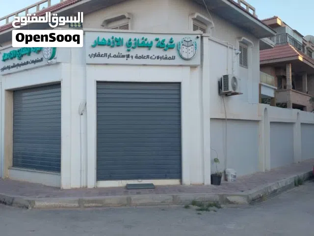 مكتب خدمى للايجار يفتح علي شارعين امام طريق رئيسي حيوي