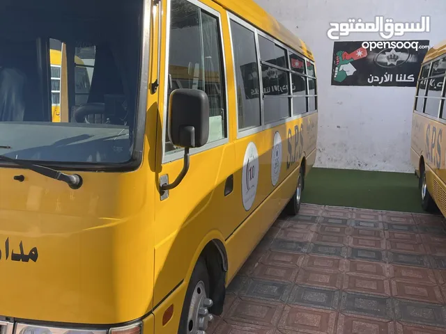 باص مدرسة للبيع عدد 2 متسوبيشي روزا بحالة ممتازة