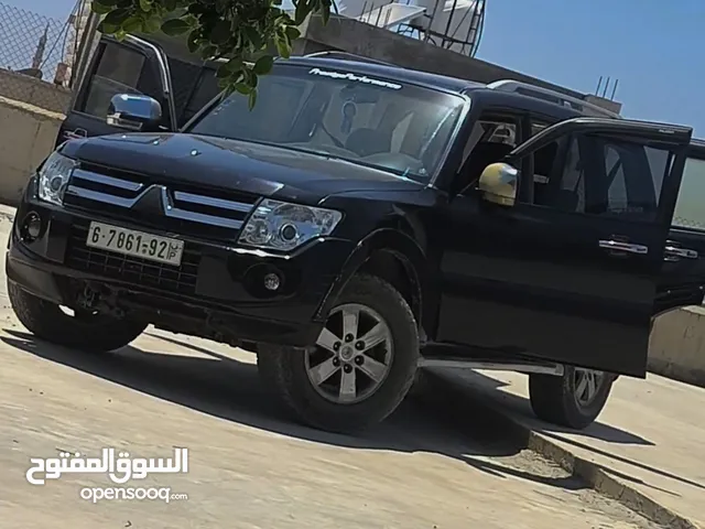 متسوبيشي باجيرو 2008