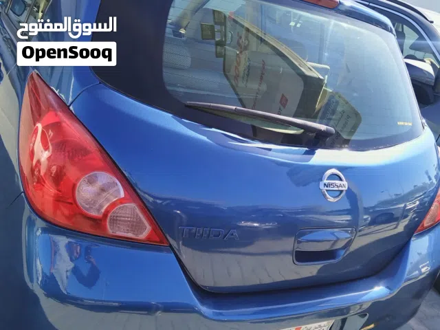 2006 نيسان تيدا