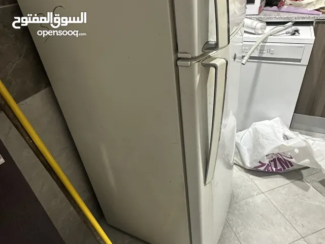تلاجة ال جي للبيع لعدم الاستخدام بحالة ممتازة
