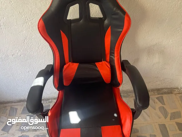 كرسي بحالة ممتازة استعمال شهر