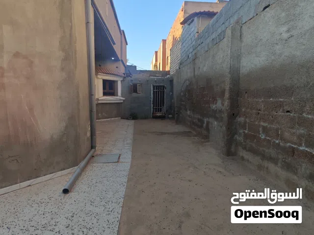 160 m2 4 Bedrooms Townhouse for Sale in Tripoli Ain Zara
