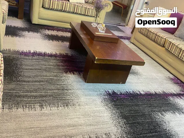 طقم كنب سبع مقاعد بحالة جيدة