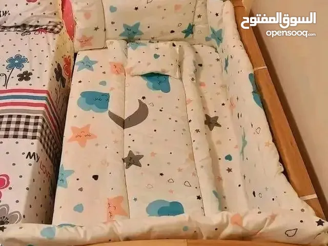 سرير اطفال خشب زان ساندوتش بيتلم ويطبق من غير فك ولا تركيب سهل الاستخدام والتخزين-سرير الاطفال راحة