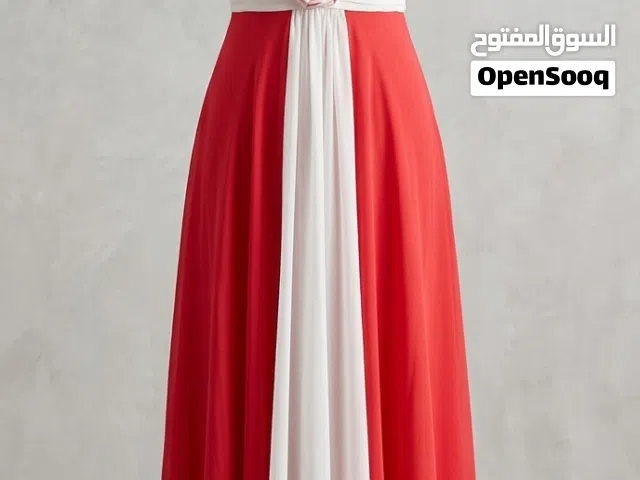 فستان سواريه أحمر في أبيض شيك جداً (حالة الزيرو).