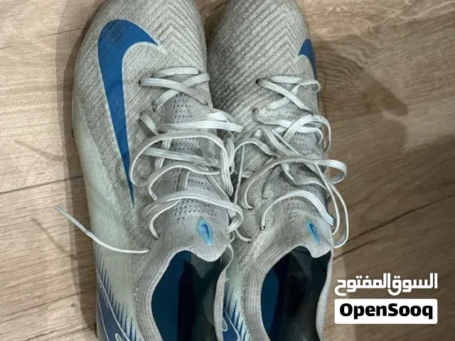 جوتي كورة قدم نايك ازرق ( اصلي)