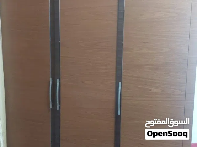 خزانة ماليزي ارتفاع مترين