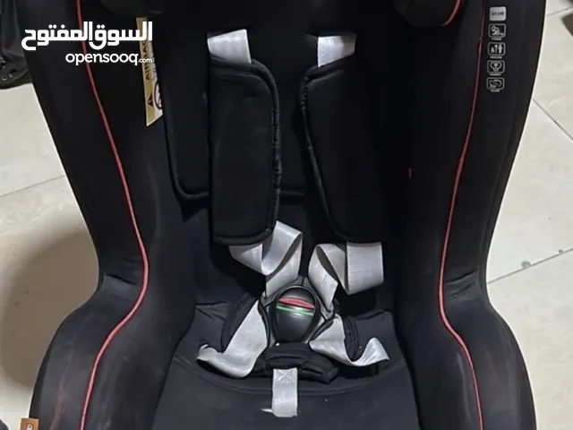 كرسي سيارة شبهه جديد يحتاج شوية مسح سعره 50 درهم