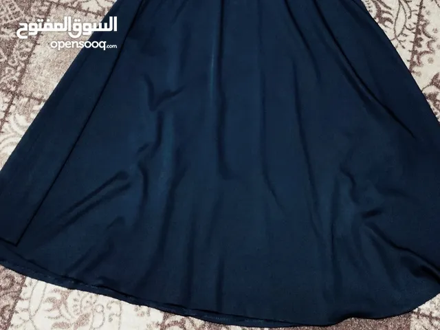 فستان اسود طويل