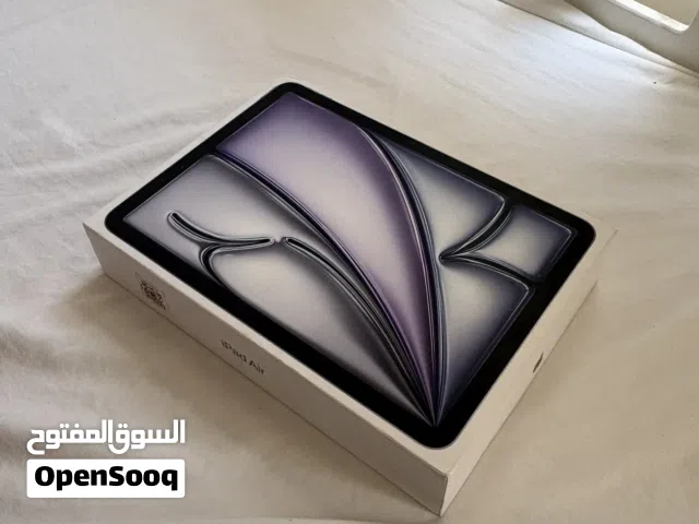 iPad Air 11 inch 128 GB  USED FOR 2 months in a vary good condition and with the box