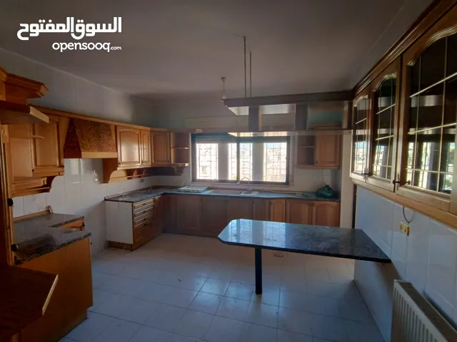 245 m2 3 Bedrooms Apartments for Rent in Amman Tla' Ali