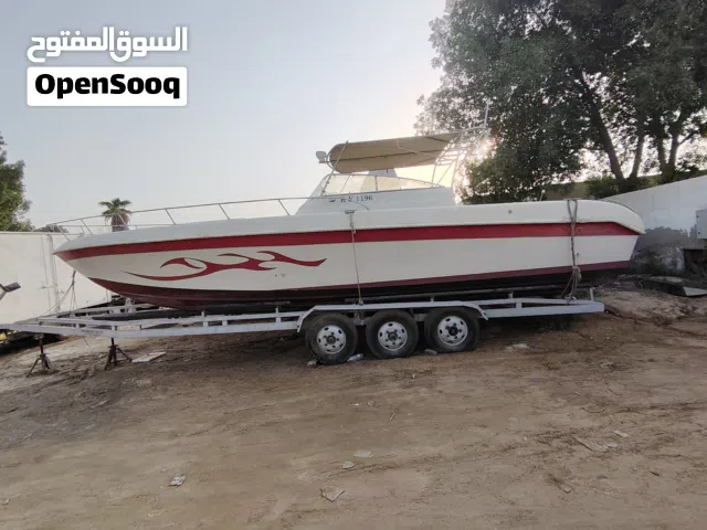 قارب بدون مكاين 33 قدم مع الترولي