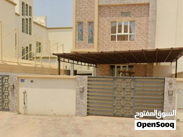 جزء من توين فيلا في المعبيله قريب مركز العامري وسط كل الخدمات