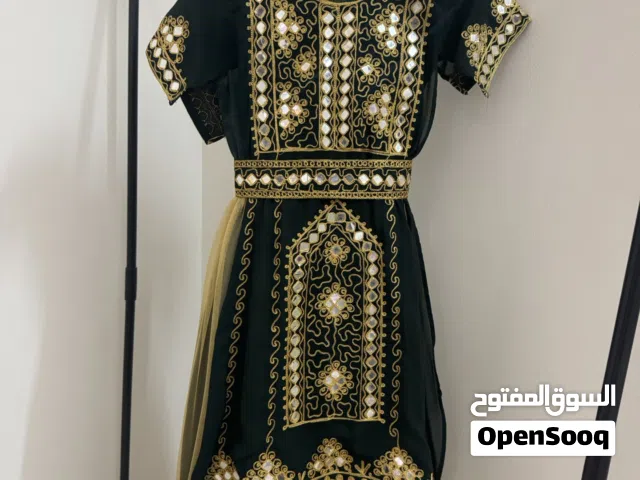 فساتين للبيع