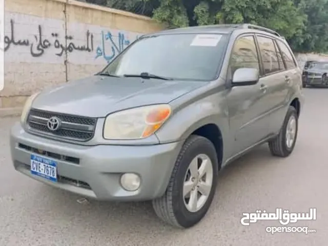 للبيع في صنعاء سيارة تويوتا راف فور 2005فل كامل رقم واحد للمشتري يجي يفحص TOYOTA RAV4 2005 4WD