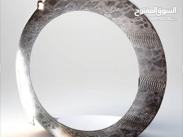 مرآه مضيئه دائريه بجلد ثعبان