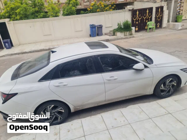 2025 هيونداي النترا Limited