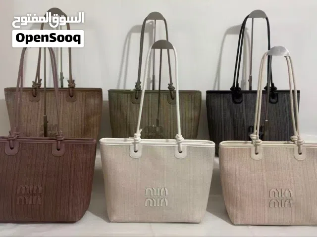 وصول أكبر تشكيلة حقائب الموسم