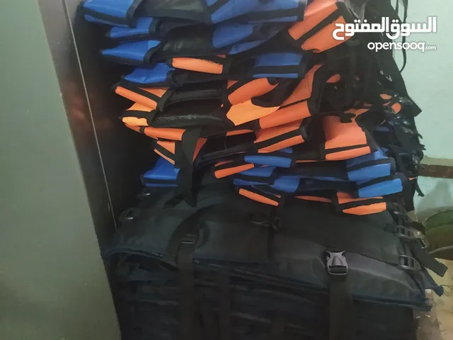 لايف جاكت للبحر بمقاسات مختلفه