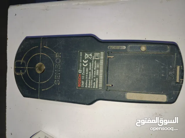 جهاز كاشف الحديد في الجدار
