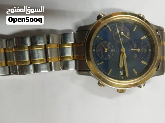 يوجد عدد من ساعات اليدمتعدد الماركات وساعات قديمه والاسعار تختلف