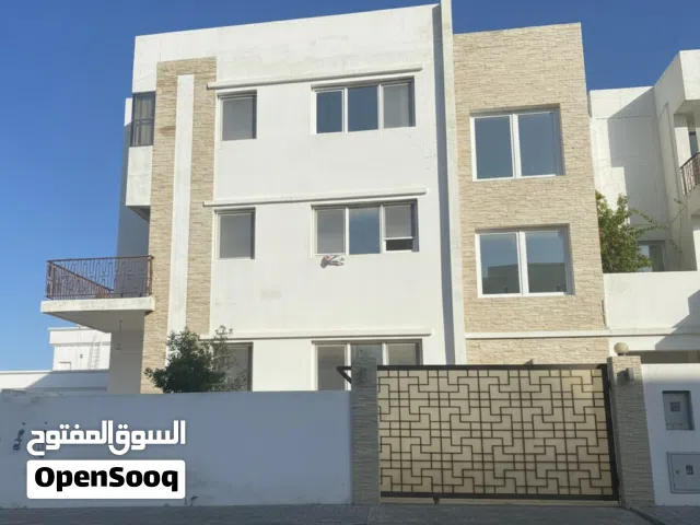 Flat For Rent in Khoudh 6/شقة للايجار في الخوض السادسة