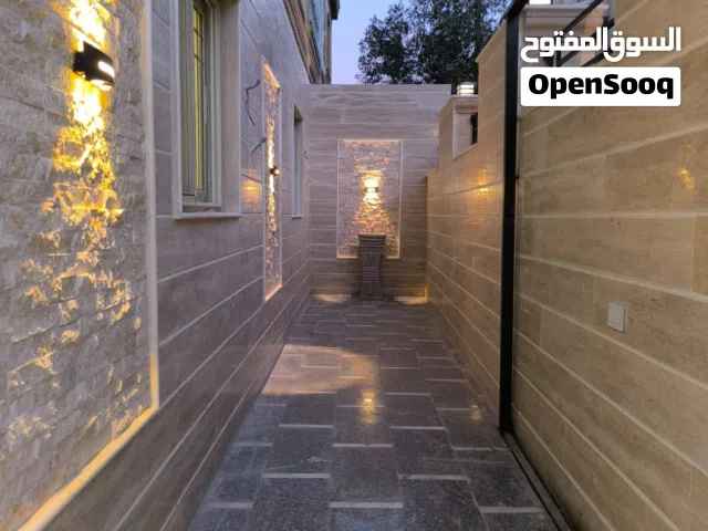 فيلا للبيع في حدايق الأهرام مدخلين خاص بحديقه كبيره حرف L